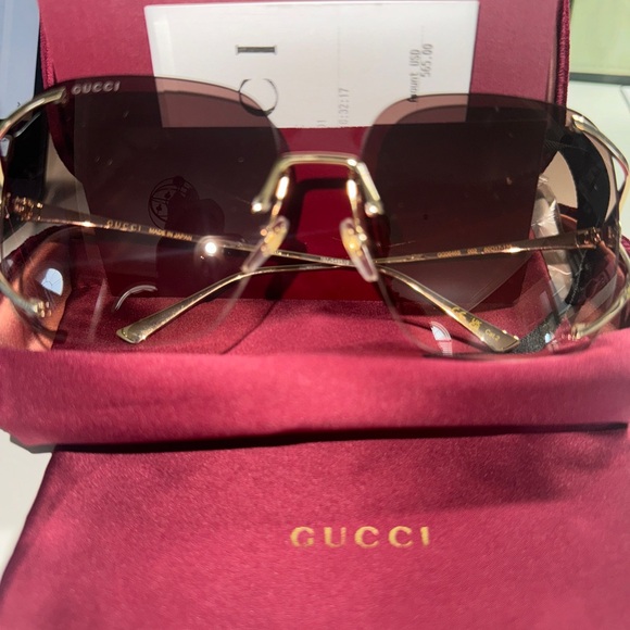 Gucci - Woman - Gold - Sunglasses main image 1